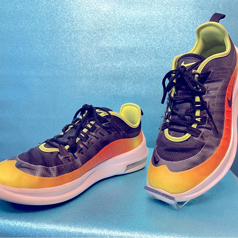 NIKE AIR MAX Cool Colors. GUC. UNISEX: Women’s Sz 8, Men’s 6.5